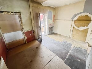 Dining Room - click for photo gallery